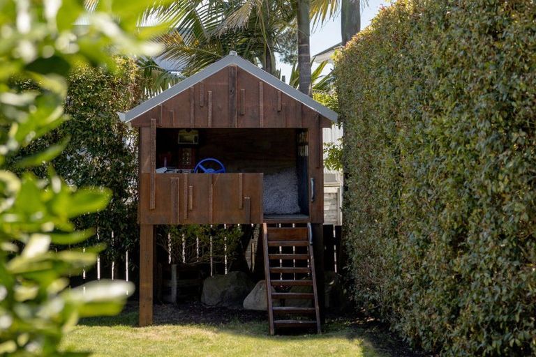 Photo of property in 25 Grove Avenue, Mount Maunganui, 3116
