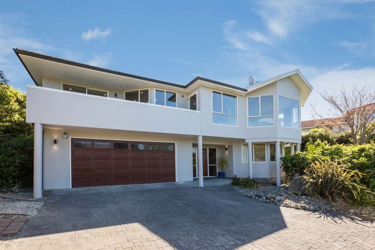 Photo of property in 5 Portage Place, Whitby, Porirua, 5024