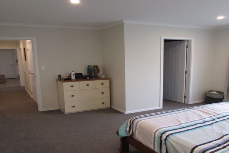 Photo of property in 208 Navigation Drive, Whitby, Porirua, 5024