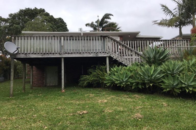 Photo of property in 295 Don Buck Road, Massey, Auckland, 0614