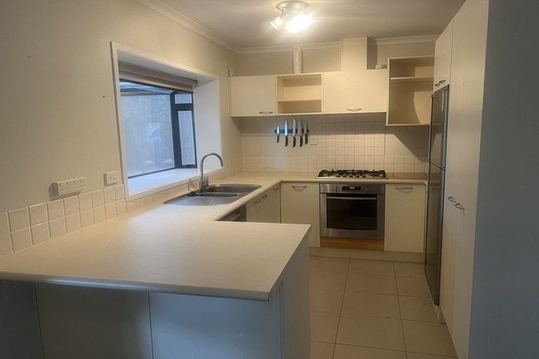 Photo of property in 2 Courtvale Place, Flat Bush, Auckland, 2019