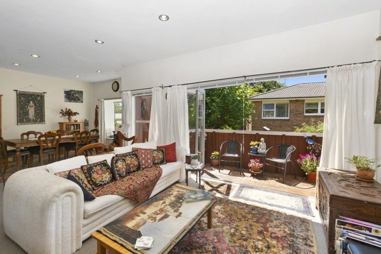 Photo of property in 76p Edmonton Road, Henderson, Auckland, 0612