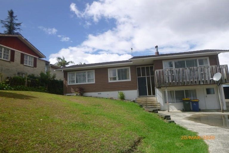 Photo of property in 16 Crompton Road, Massey, Auckland, 0614