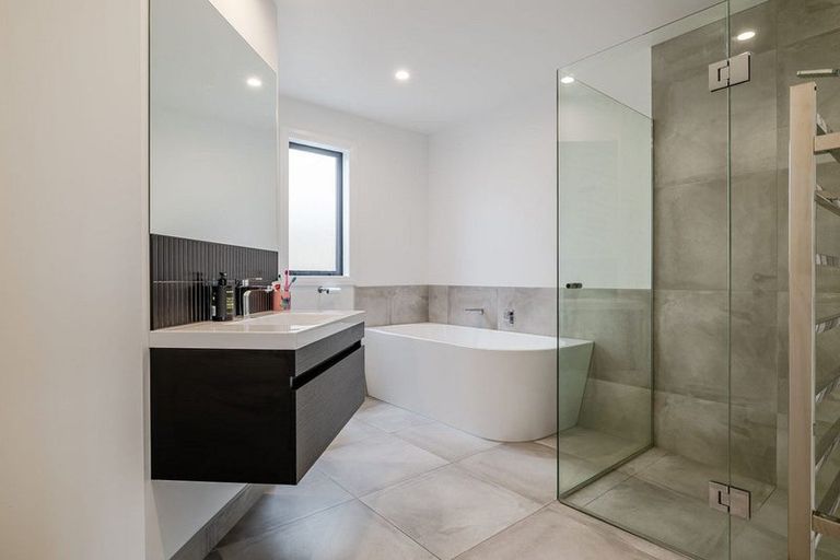 Photo of property in 16 Te Ara Matipou, Frimley, 4120