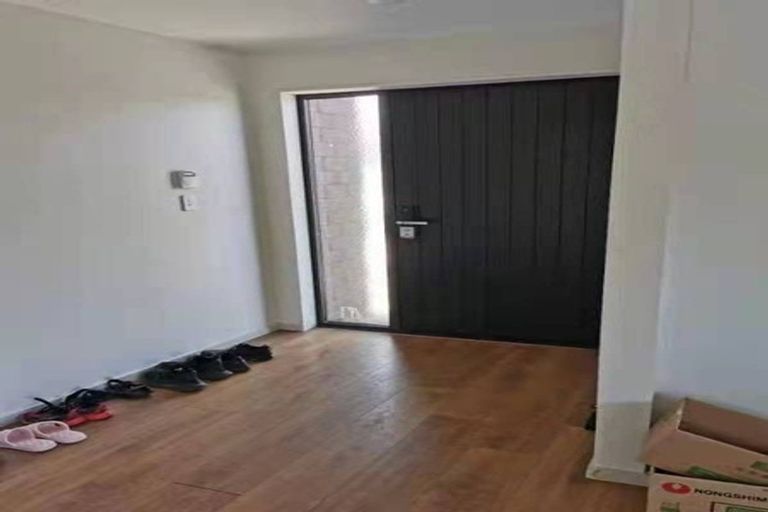 Photo of property in 7 Kaimai Avenue, Massey, Auckland, 0614