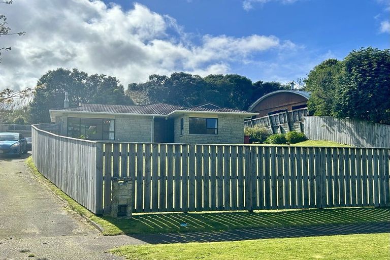 Photo of property in 32 Weggery Drive, Waikanae Beach, Waikanae, 5036