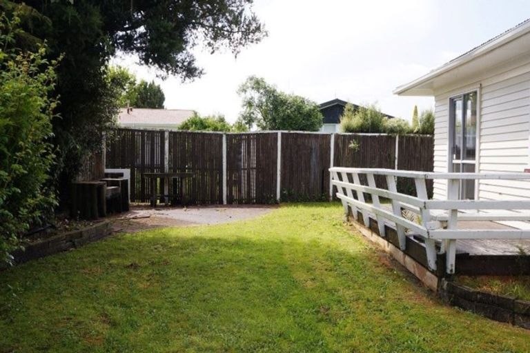 Photo of property in 16 Thornton Place, Melville, Hamilton, 3206