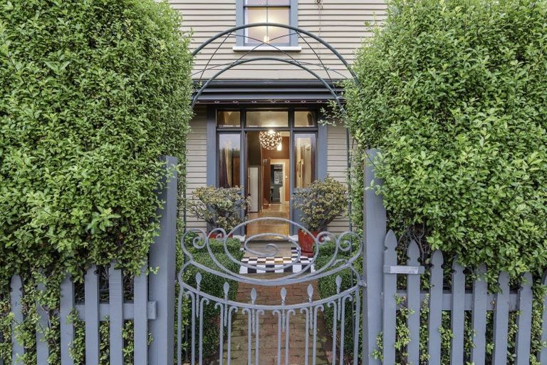 Photo of property in 2 Brittan Terrace, Lyttelton, 8082