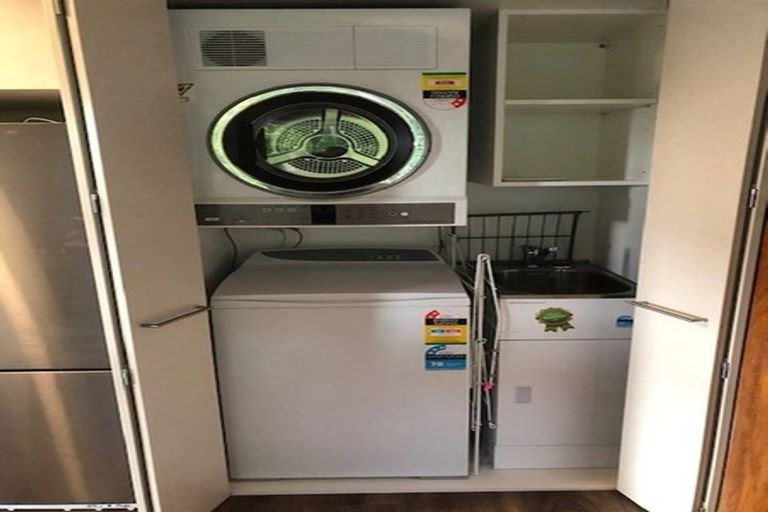 Photo of property in 37 Singers Road, Korokoro, Lower Hutt, 5012