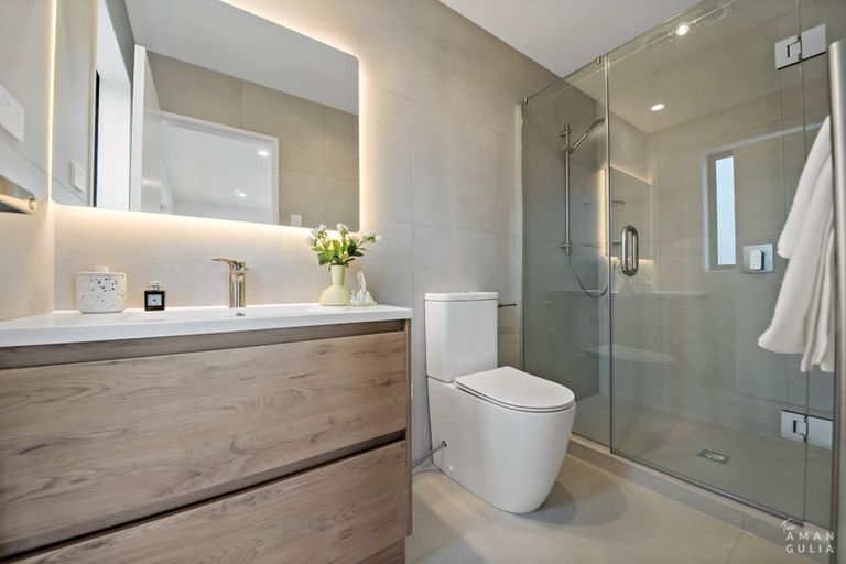 Photo of property in 15 Mara Way, Sunnyvale, Auckland, 0612