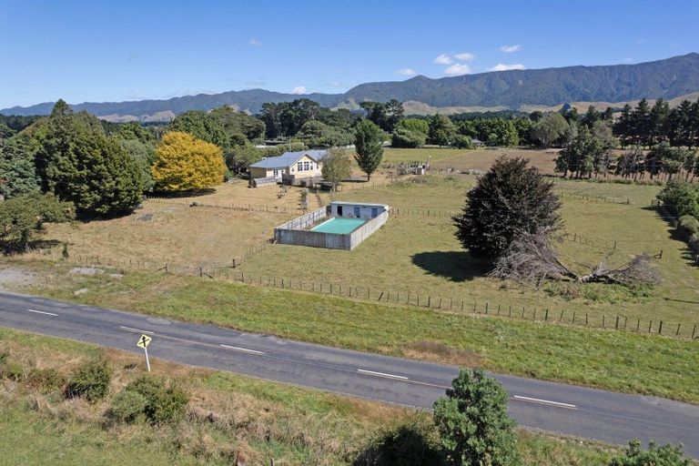 Photo of property in 680 Laws Road, Dannevirke, 4978