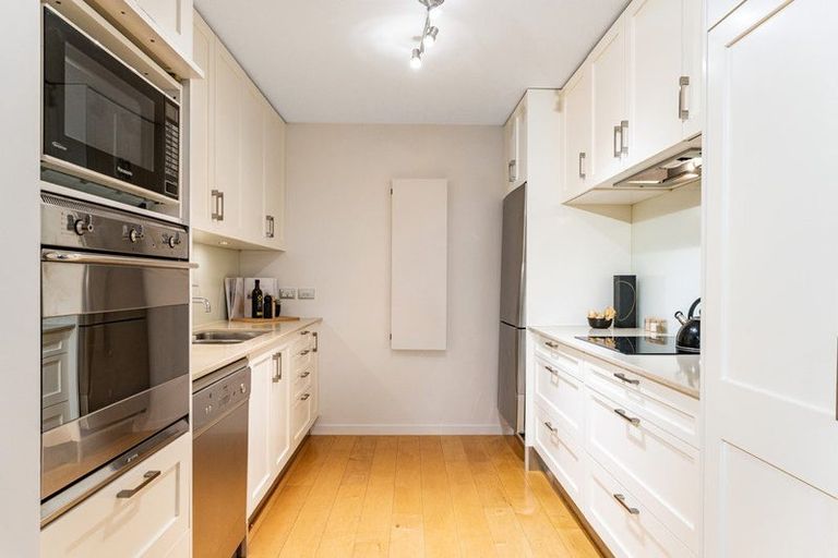 Photo of property in Aqua, 6/74 Oriental Parade, Oriental Bay, Wellington, 6011