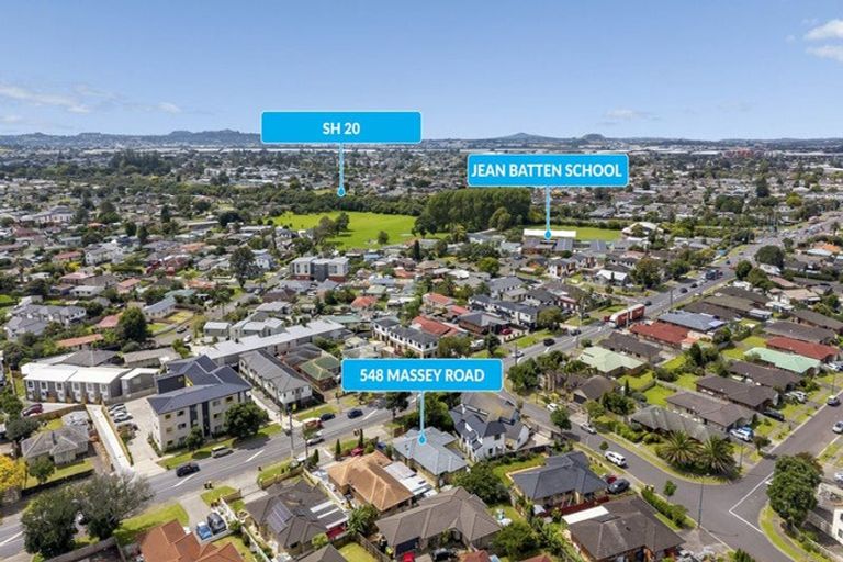 Photo of property in 548 Massey Road, Mangere, Auckland, 2022