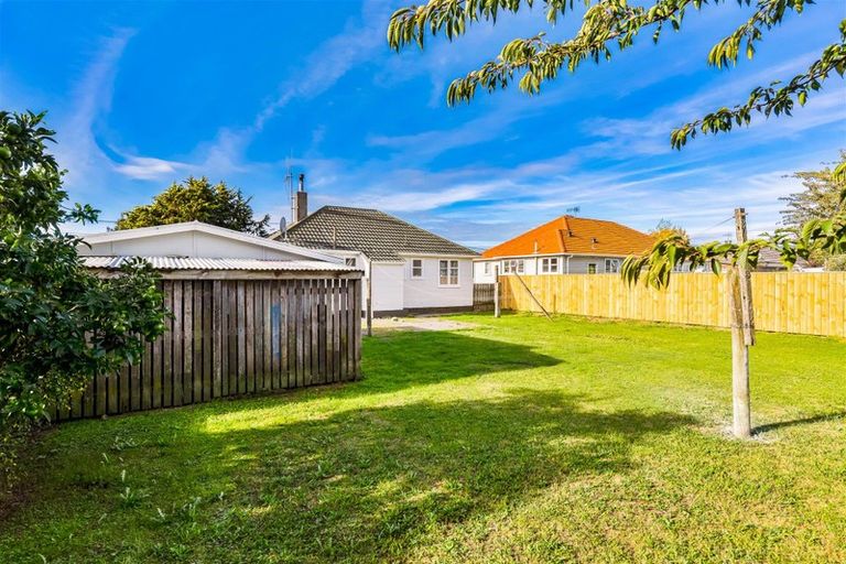 Photo of property in 5 Goldsmith Crescent, Levin, 5510