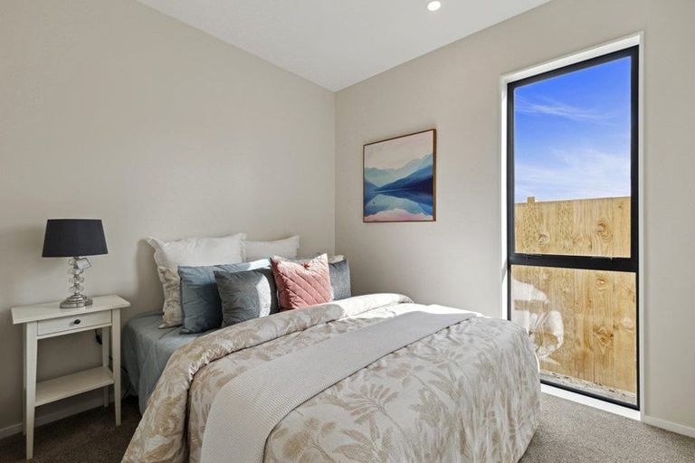 Photo of property in 31 Paretao Street, Massey, 0614