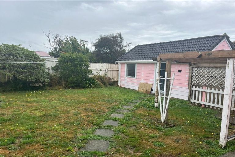 Photo of property in 3 Waimarie Park, Levin, 5510