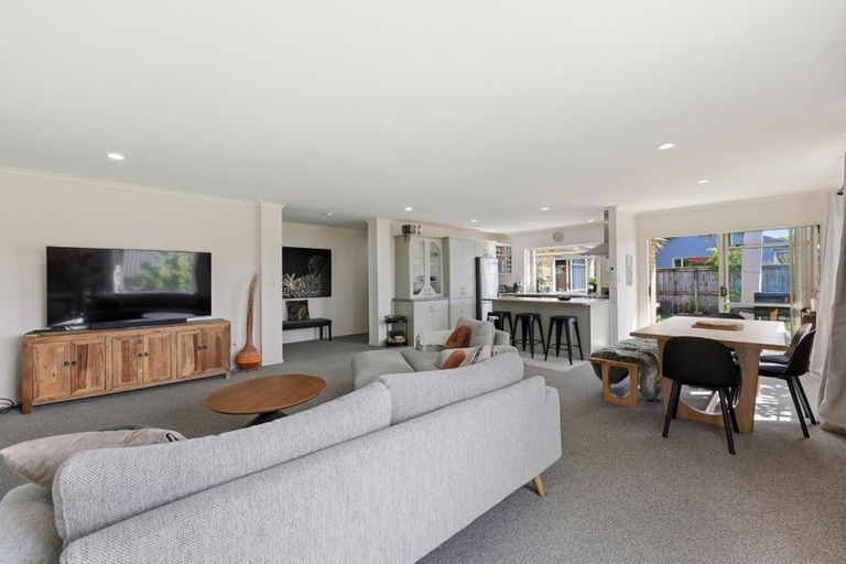 Photo of property in 32 Highfields Terrace, Henderson, Auckland, 0612