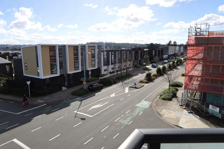 Photo of property in 3/22 Kerewhenua Crescent, 0616