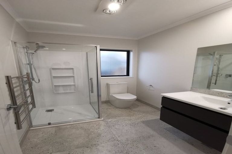 Photo of property in 13 Maraeariki Avenue, Orewa, 0931