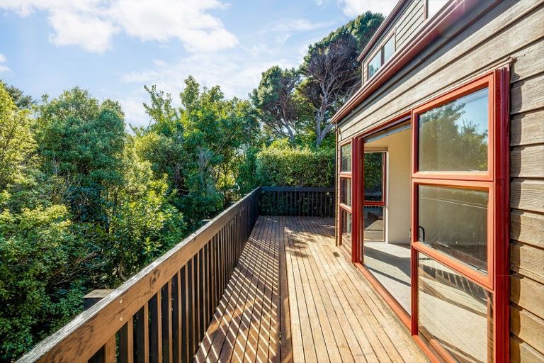 Photo of property in 16 James Cook Drive, Whitby, Porirua, 5024