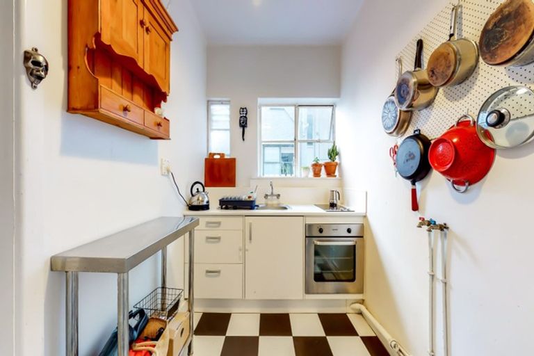 Photo of property in Hamilton Flats, 9u7 Hawker Street, Mount Victoria, Wellington, 6011