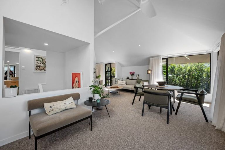 Photo of property in 21 Hauraki Road, Hauraki, Auckland, 0622