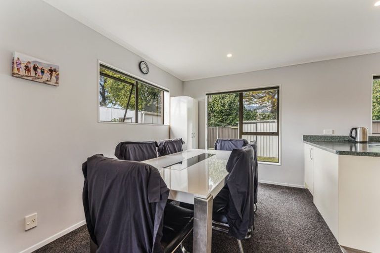 Photo of property in 27 Browning Crescent, Stoke, Nelson, 7011