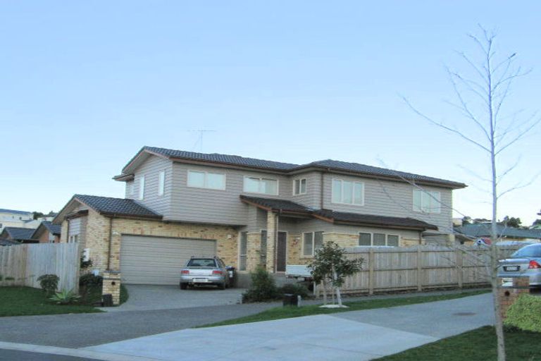 Photo of property in 12 Neaptide Close, Red Beach, 0932