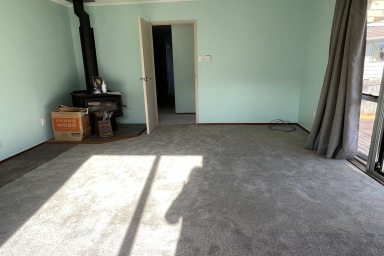 Photo of property in 121a Seabrook Avenue, New Lynn, Auckland, 0600