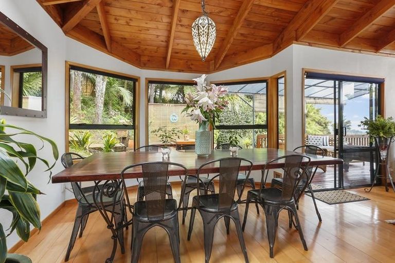 Photo of property in 280 Shaw Road, Titirangi, Auckland, 0604