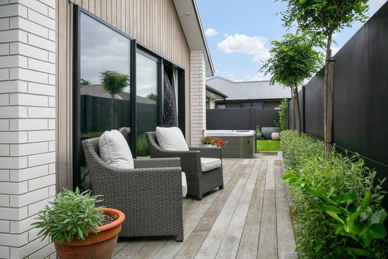 Photo of property in 14 Ruge Court, Cambridge, 3434