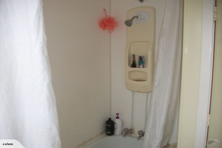 Photo of property in Oberon Flats, 48a Merton Street, Trentham, Upper Hutt, 5018