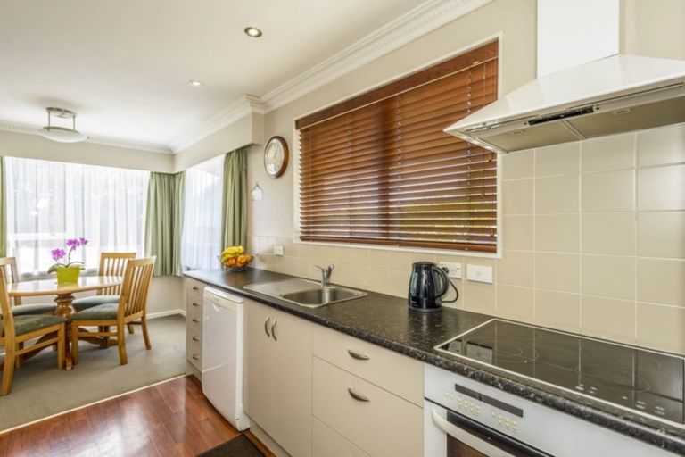 Photo of property in 12 Carter Place, Manurewa, Auckland, 2102