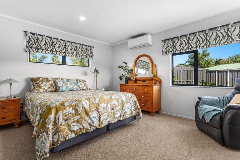 Photo of property in 21 Edgewater Grove, Whakatane, 3120