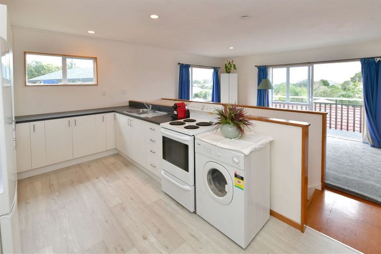 Photo of property in 14a Jean Place, Stanmore Bay, Whangaparaoa, 0932