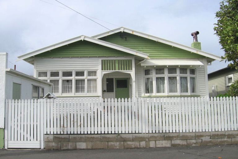 Photo of property in 18 Palm Avenue, Lyall Bay, Wellington, 6022