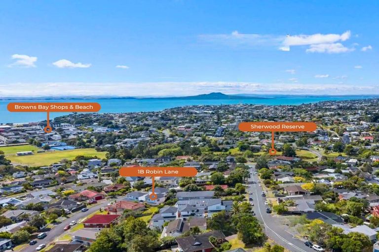 Photo of property in 1b Robin Lane, Browns Bay, Auckland, 0630