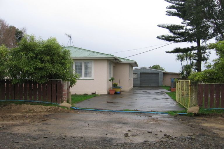 Photo of property in 81-83 James Line, Kelvin Grove, Palmerston North, 4414