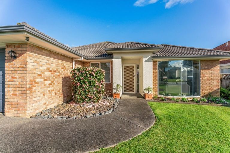 Photo of property in 211 Kilkenny Drive, East Tamaki Heights, Auckland, 2016