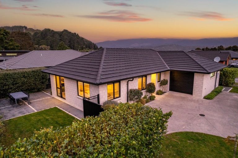 Photo of property in 84 Riverstone Drive, Riverstone Terraces, Upper Hutt, 5018