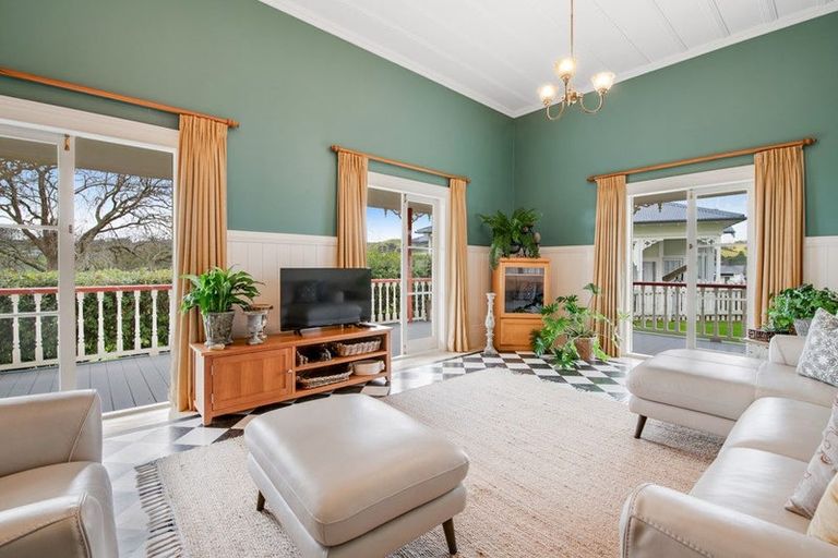 Photo of property in 14 Nelson Street, Helensville, 0800