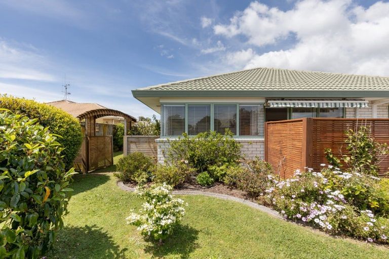 Photo of property in 160 Pacific View Road, Papamoa Beach, Papamoa, 3118