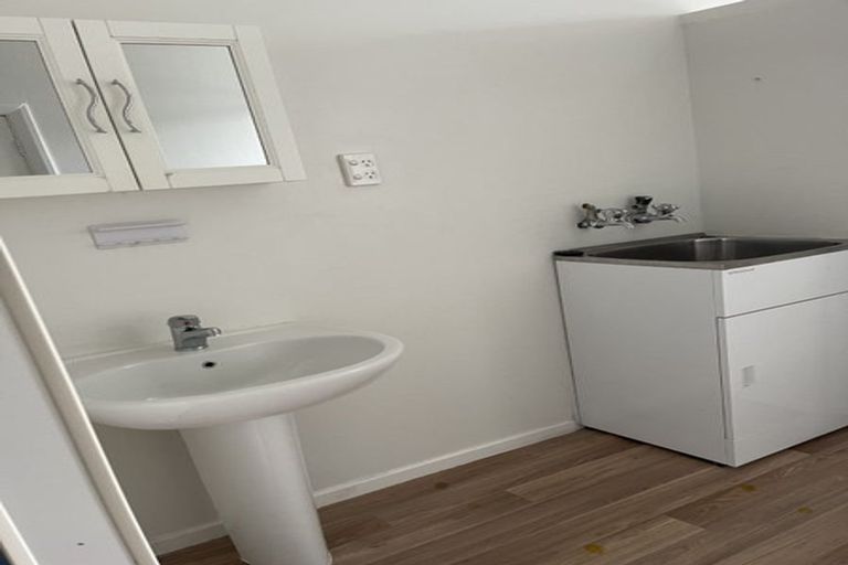 Photo of property in 78 Queen Street West, Levin, 5510