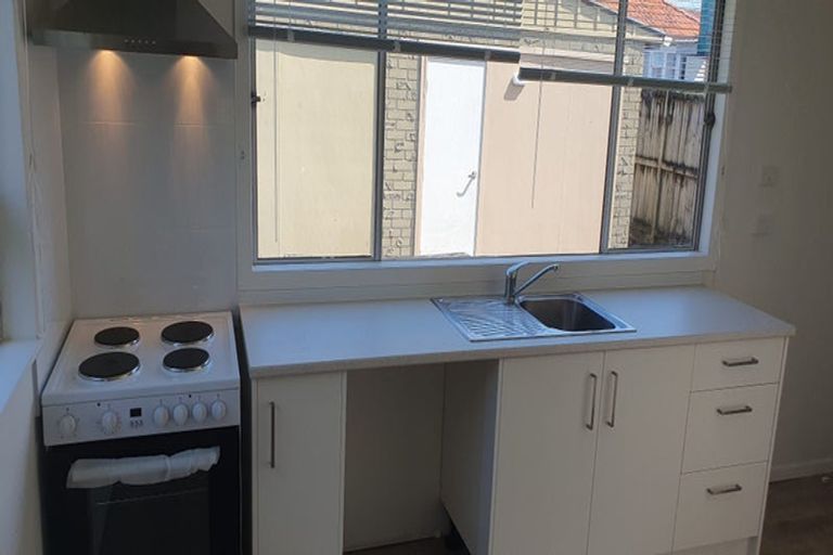 Photo of property in 138 Don Buck Road, Massey, Auckland, 0614