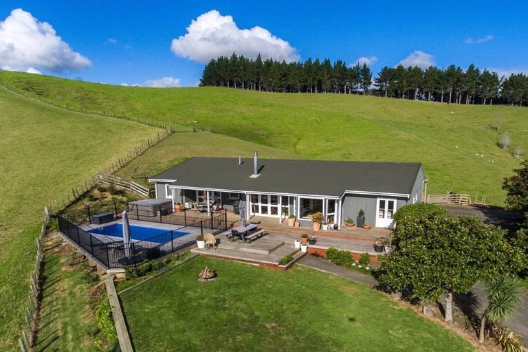 Photo of property in 579b Inland Road, Helensville, 0875