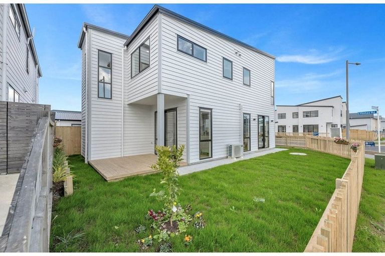 Photo of property in 74 Minhas Road, Papakura, 2110