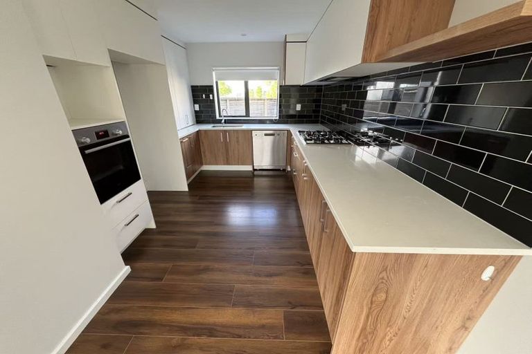 Photo of property in 54 Bordeaux Parade, Te Atatu South, Auckland, 0610