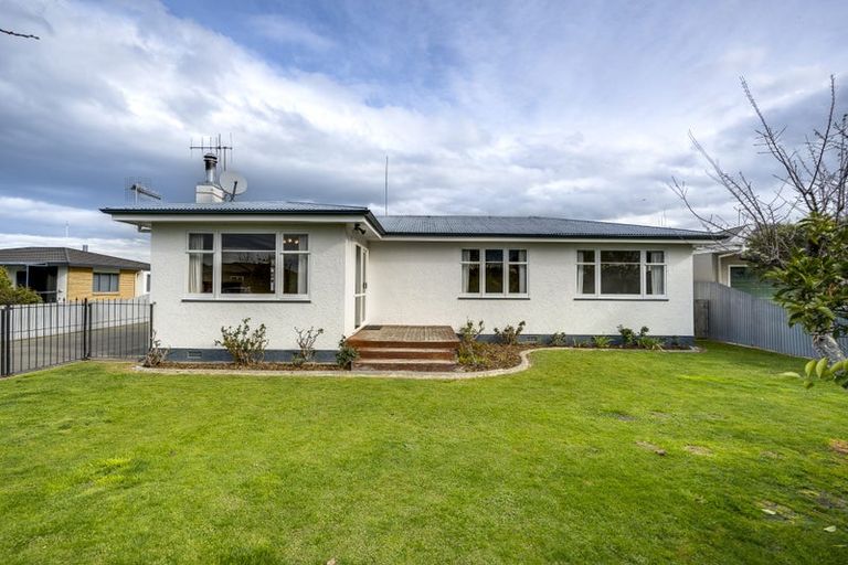 Photo of property in 17 Hinton Road, Taradale, Napier, 4112