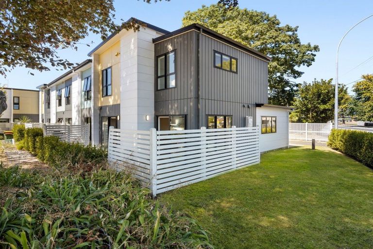 Photo of property in 12 Emmadale Lane, Hamilton East, Hamilton, 3216