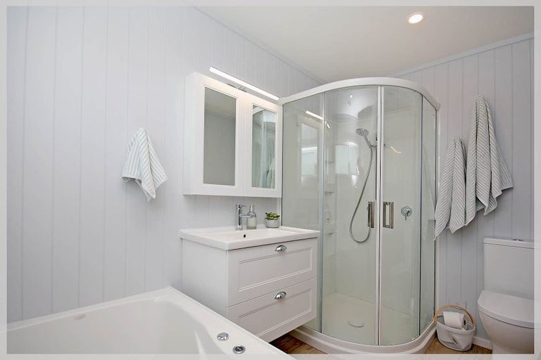 Photo of property in 10a Pratt Avenue, Foxton Beach, Foxton, 4815